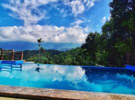 Chalona Hill View, campismo de luxo em Munnar