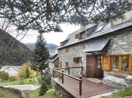 Luderna - Casa con terraza Cuylas, khách sạn ở Baqueira-Beret