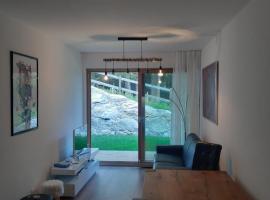 Appartament ReLaax, hotel com banheiras de hidromassagem em Laax