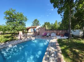 Gites La Sauvasse piscine privée, holiday home in Vagnas