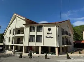 Conacul Peștera Urșilor