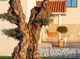 HOTEL RURAL FINCA LA DESA, hotel com banheiras de hidromassagem em Miajadas