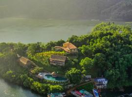 Mai Chau Hideaway Lake Resort, resort in Mai Châu
