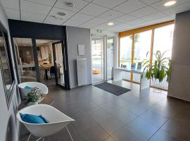 Résidence UXCO H2O, serviced apartment in La Rochelle
