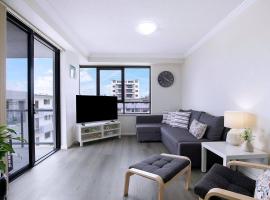 Breezy Beachside - Enjoy Outdoor Fun and Relaxation, Hotel in Gold Coast