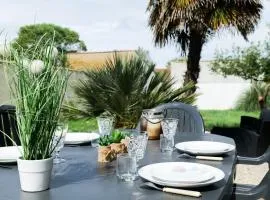 Jolie maison en bois à 2 kms de la plage de Brem Sur Mer - 6 personnes