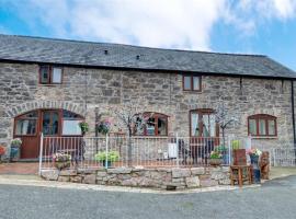 2 Dolwen Farm Shop, hotel with parking in Llysfaen