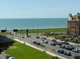 Beautiful Penthouse By Seafront, pezsgőfürdős hotel Brighton and Hove-ban