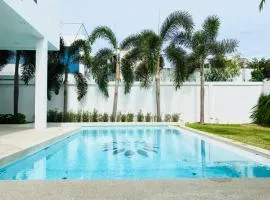 Lavish Palm Spring 6 Bedroom Pool Villa Pattaya