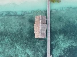 TABARI DIVE LODGE: Pulau Mansuar şehrinde bir dağ evi