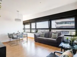 Amazing Apart Fira Barcelona and 15' from Bcn center with pool