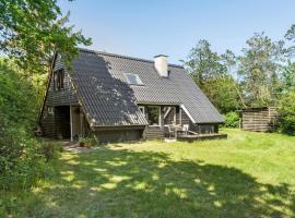 Beautiful Home In Skjern With Kitchen, cabaña o casa de campo en Skjern