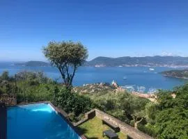 Cinque Terre Apartment with breakfast, Parking and Gym for max 12 people