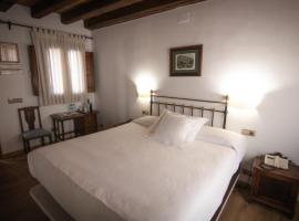 Hospedium Hotel Rural Abadía de Yuste, hotel v destinaci Cuacos de Yuste