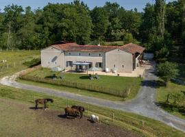 Gîte du pré de l'étang, hotelli kohteessa Montazeau