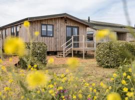 West Chalet At Tapnell Farm, apartment in Yarmouth