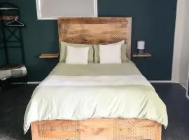 Byron Bay Hinterlands Dreaming Woods Cabin Three