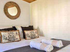 L'Oranger - Magnifique Studio Indépendant Sur Mougins avec Jacuzzi Privé - Parking - Climatisation, hotel v destinaci Mougins