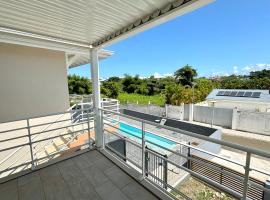 Villa Émeraude - Vue sur Piscine et Jacuzzi privé, hotel v destinaci Baie-Mahault