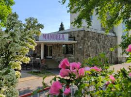 Manuela Ifjúsági Hotel, hotel v Balatonfürede
