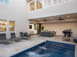 Brand new Sand Hollow home with private heated pool, casa de temporada em Hurricane
