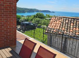 Sea view apartment Renzzo, apartamento em Strunjan