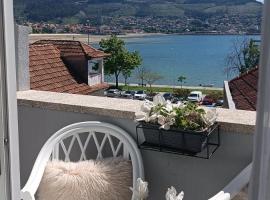 Rincón del Mar Terrazas y vistas a la Ría de Vigo, hotel em Moaña