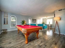 Modern, Tempe Oasis! Private Pool, Sleeps 12, hotel v destinaci Tempe