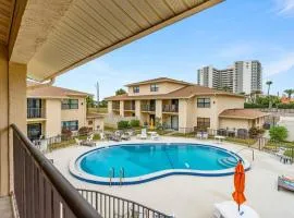 Island Time Oasis Pool Walk to Beach and Balcony