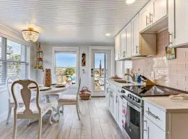 Flamingo Loft - Charming Oceanfront Loft - Multiple Decks - Private Beach Access