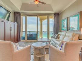 Pensacola Beach Penthouse with View and Pool Access!، فندق سبا في شاطئ بينساكولا