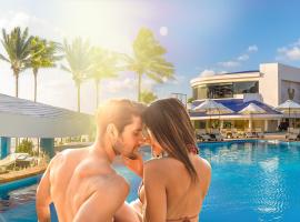 Desire Riviera Maya Pearl Resort All Inclusive - Couples Only，莫雷洛斯港的度假村