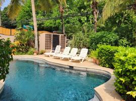 Guest House, hostal o pensió a Playa Flamingo