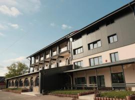 Hanul Ursilor, hotel a Târgu Neamț