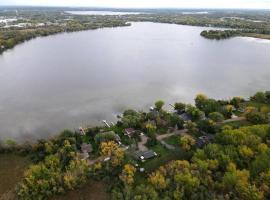 The Clear Lake Retreat, hôtel à Forest Lake