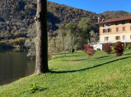 Eden Lake "L'Angolino di GIULIO", beach hotel in Ghirla