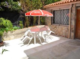 chambres d'hôtes en rez de villa avec piscine, bed and breakfast en Antibes