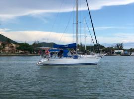 Veleiro Marmara, boat in Cabo Frio