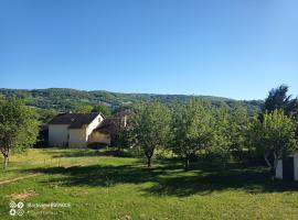 La clématite d'olt, hotell i Saint-Côme-dʼOlt