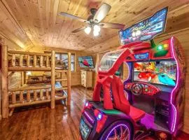 Luxury Cabin-Amazing Location-Arcade-Firepit-Pool