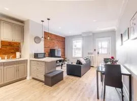 Cozy 1BR Condo Unit on James Street North