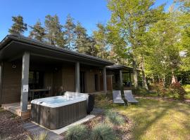 Lodge familial avec jacuzzi privatif, accès piscine et nombreuses activités au bord du golf - FR-1-582-367、ル・シャンボン・シュル・リニョンのホテル