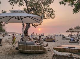 Ocho Artisan Bungalows, hotel in Tamarindo