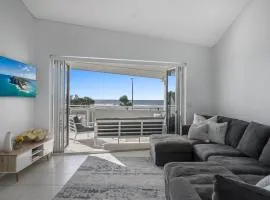 Lennox Head Waves Beachfront Penthouse