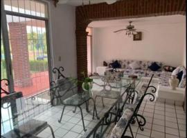 Hospedaje Ixtapa, hotel v destinaci Ixtapa