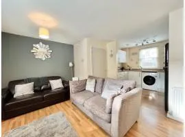 1 Captain's Rest Modern 2 bedroom Brixham harbour flat