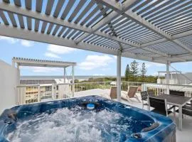 Salty Breeze - Rooftop Terrace & Jacuzzi