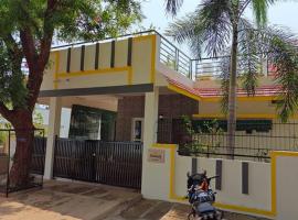 S R Luxurious Fully Ac 3 BHK Bunglow Mysore, holiday home in Mysore