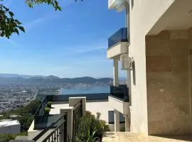 The View - Sabrina Premium Villa