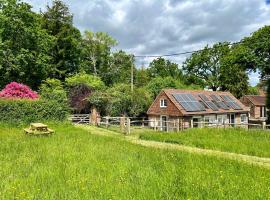 The Old Workshop, Wadhurst, holiday home in Wadhurst